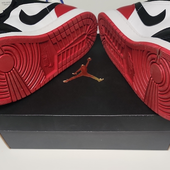 Jordan Men's Black and Red Athletic Sneakers - Picture 2 of 3